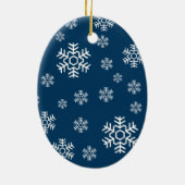 Winterschneeflocken Oval Foto Ornament (Hinten)