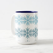 Winterschneeflocken Zweifarbige Tasse (Vorderseite Links)
