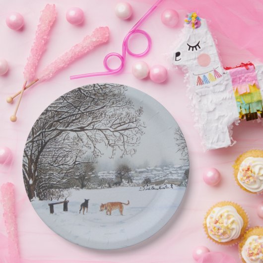 Winterschneelandschaft mit Baumhunden  Pappteller (Party)