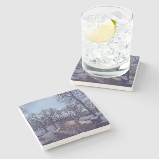 Winterschneepark im Abend Steinuntersetzer (Seitenansicht)