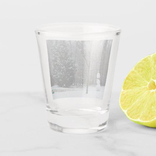 Winterschneeszene der Nachbarin Schnapsglas (Rückseite)