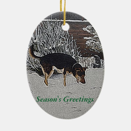 Winterschneeszene mit niedlichem schwarzem und tan keramik ornament (Hinten)