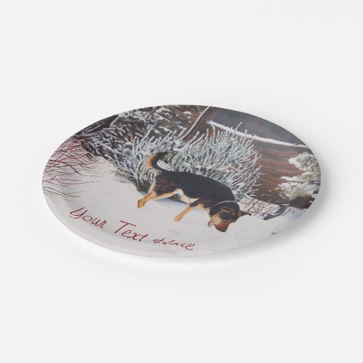 Winterschneeszene mit niedlichem schwarzem und tan pappteller (Schrägansicht)