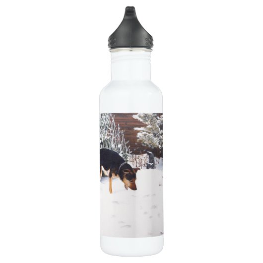 Winterschneeszene mit niedlichem schwarzem und tan trinkflasche (Rechts)