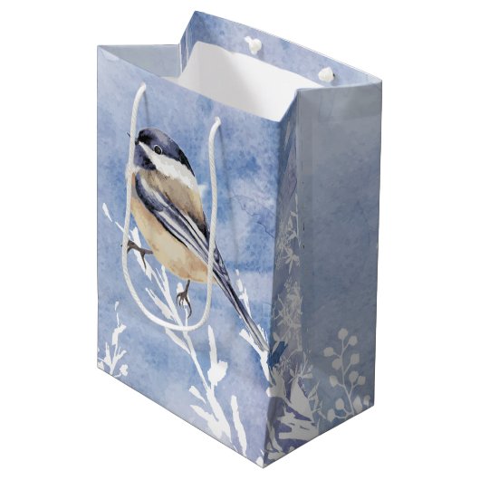Winterschneewald Chickadee Bird Naturkunde Mittlere Geschenktüte (Vorderseite Schrägansicht)