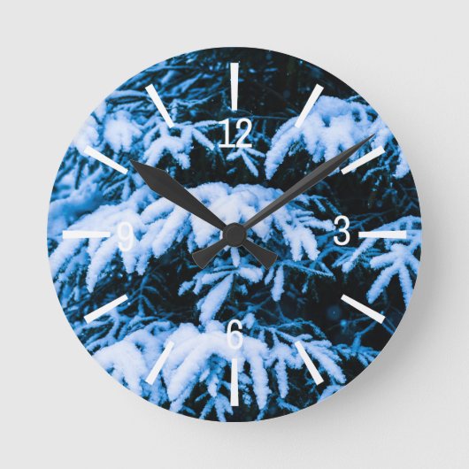 Winterschneeweihnachtsbaum Runde Wanduhr (Vorderseite)