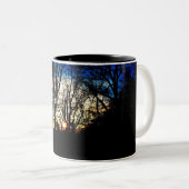 Wintersonnenuntergang Zweifarbige Tasse (VorderseiteRechts)
