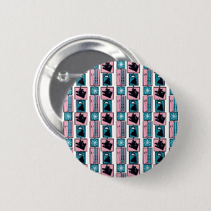 Winterspass. Ski und Accessoires an einem schneebe Button