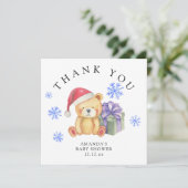 Winterteddybär mit Weihnachtsgeschenk - vielen Dan Einladung (Stehend Vorderseite)