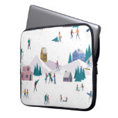 Winterurlaub in den Alpen: Aktive Menschen nahtlos Laptopschutzhülle (Vorderseite Links)