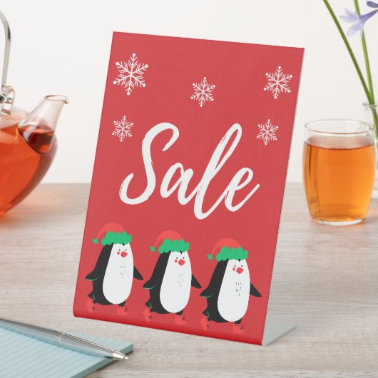 Winterverkaufssignaturtisch oben, Kleinmarkierung Sockelschild (In Situ)