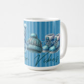 Wintervibes Snowmannschuhe saisonale Kaffeetasse (VorderseiteRechts)