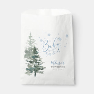 Winterwald Blau Es ist kalte Außendusche. Geschenktütchen