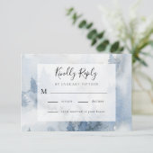 Winterwald Dusty Blue Watercolor Hochzeit RSVP Karte (Stehend Vorderseite)