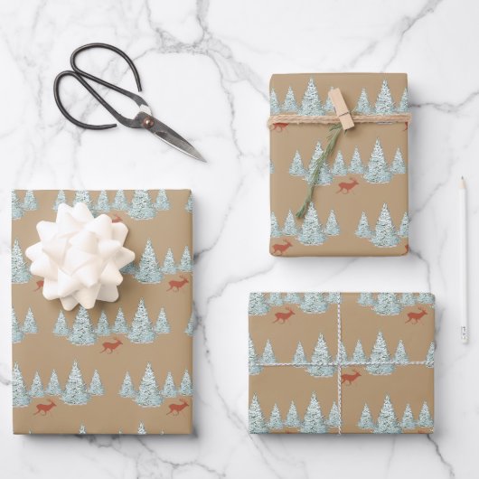 Winterwald mit Fichtenwald und Hirschen Geschenkpapier Set (Vorderseite)