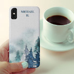 Winterwald Moody Wasserfarbe Personalisiert Case-Mate iPhone Hülle<br><div class="desc">Personalisierter Telefonkasten mit launischer Aquarellwaldszene. Die Vorlage ist für Sie ein Set, um Ihren Namen in stilvoller Großschreibung hinzuzufügen. Entwickelt für iPhone XS Max, aber wird viele andere Modelle passen. Wenn Sie ein anderes Modell wählen, stellen Sie bitte sicher, dass das Design immer noch gut in der Vorschau aussieht und,...</div>