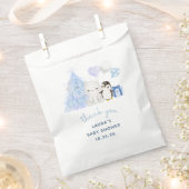 Winterwaldbaby ist kalt vor der Kinderdusche Geschenktütchen (Ausgeschnitten)