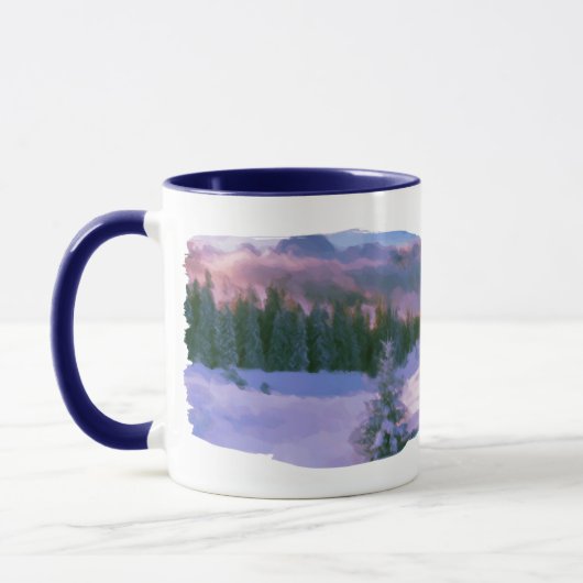 Winterwaldfirmen Lila Licht, das auf Schnee reflek Tasse (Links)