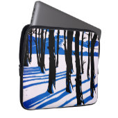 Winterwaldschatten - Blaue Minimalnatur Laptopschutzhülle (Vorne Rechts)