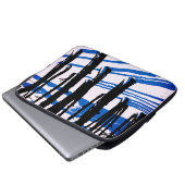 Winterwaldschatten - Blaue Minimalnatur Laptopschutzhülle (Vorne Knopf)