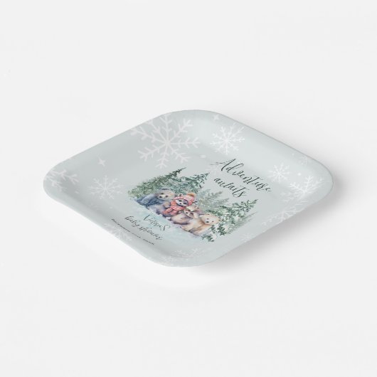 Winterwaldtiere in Schneeballdusche Pappteller (Gewinkelt)