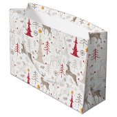 Winterweiß, Weihnachtsbaum und Hirsch Große Geschenktüte (Rückseite Schrägansicht)