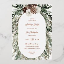 Winterweiße Blüten und Pinienbäume Weihnachten