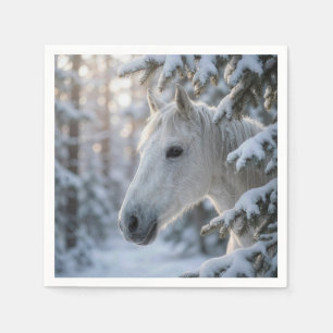 Winterweißes Pferd im schneebedeckten Kiefernbaum Serviette