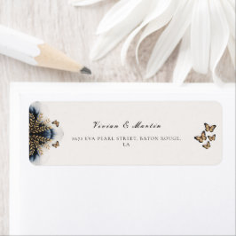 Winterwellen mit goldener Wings-Hochzeitadresse