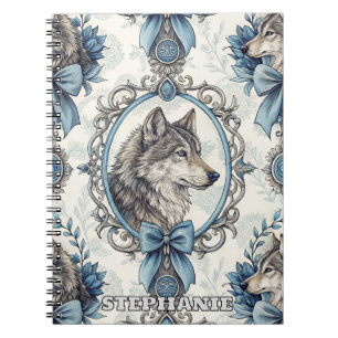 Winterwolf-Portrait in Verziertem Blau- und Graura Notizblock