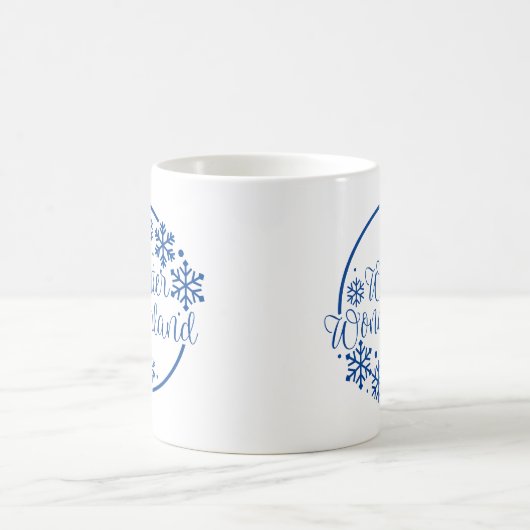 Winterwunderland mit Schneeflocken Kaffeetasse (Mittel)