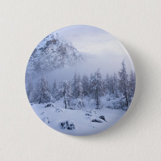 Winterwunderland, Nebel, Fichtenwald und Berge Button (Vorderseite)
