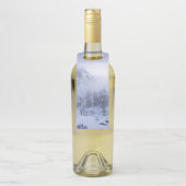 Winterwunderland, Nebel, Fichtenwald und Berge Flaschenanhänger (Auf Flasche)