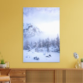 Winterwunderland, Nebel, Fichtenwald und Berge Leinwanddruck (Insitu (Wohnzimmer))
