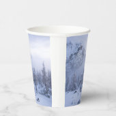 Winterwunderland, Nebel, Fichtenwald und Berge Pappbecher (Rechts)