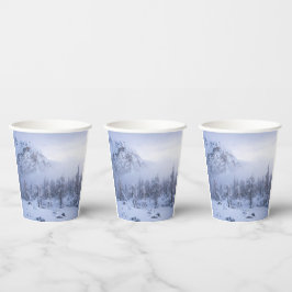 Winterwunderland, Nebel, Fichtenwald und Berge Pappbecher