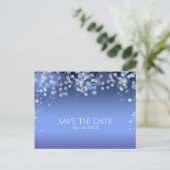 Wintery Blue Lights Winter Wedding Save the Date Ankündigungspostkarte (Stehend Vorderseite)