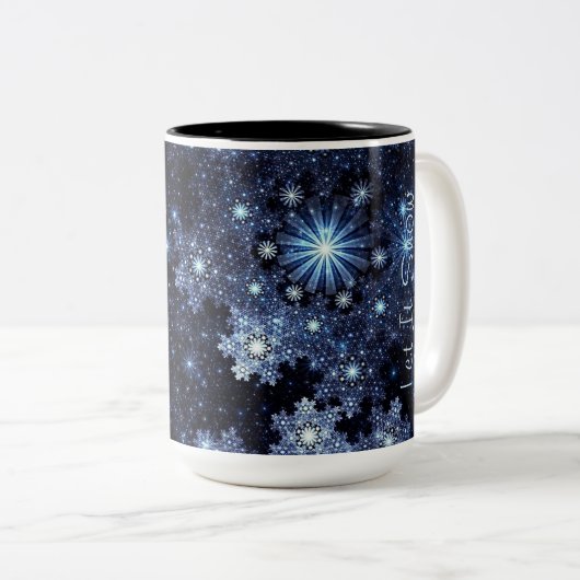 Wintery Blue Snowflake Pattern Tasse (VorderseiteRechts)