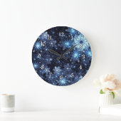 Wintery Blue Snowflake Pattern Wall Clock Große Wanduhr (Zuhause)