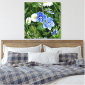 winzige blaue Blumen Leinwanddruck (Insitu (Schlafzimmer))