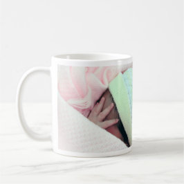 Winzige Finger. Kaffeetasse