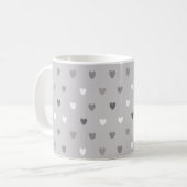 Winzige Polka-Herzen in Grautönen Kaffeetasse (Vorderseite Links)