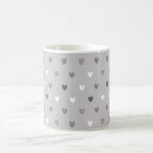 Winzige Polka-Herzen in Grautönen Kaffeetasse (Mittel)