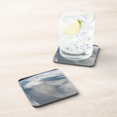 Winzige Satelliten umkreisen über einem Teil der E Getränkeuntersetzer (Rechte Seite)