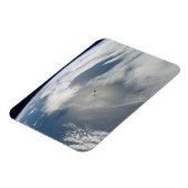 Winzige Satelliten umkreisen über einem Teil der E Magnet (Linke Seite)