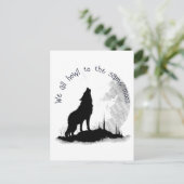 Wir alle klammern uns an das gleiche Moon Inspirat Postkarte (Stehend Vorderseite)