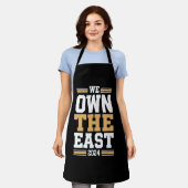 Wir besitzen den Osten 2024 Schürze (Getragen)