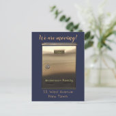 Wir bewegen goldenen Mailbox-benutzerdefinierten T Postkarte (Stehend Vorderseite)