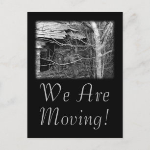 Wir bewegen uns. Alte Hütte und Baum. Ankündigungspostkarte