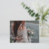 Wir binden das Niedliche Skript Hochzeit-Foto Postkarte (Stehend Vorderseite)